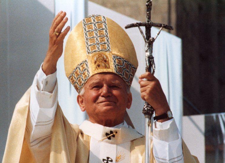 Szent II. János Pál – A fehér ruhás vándor szent-ii-janos-pal-a-feher-ruhas-vandor