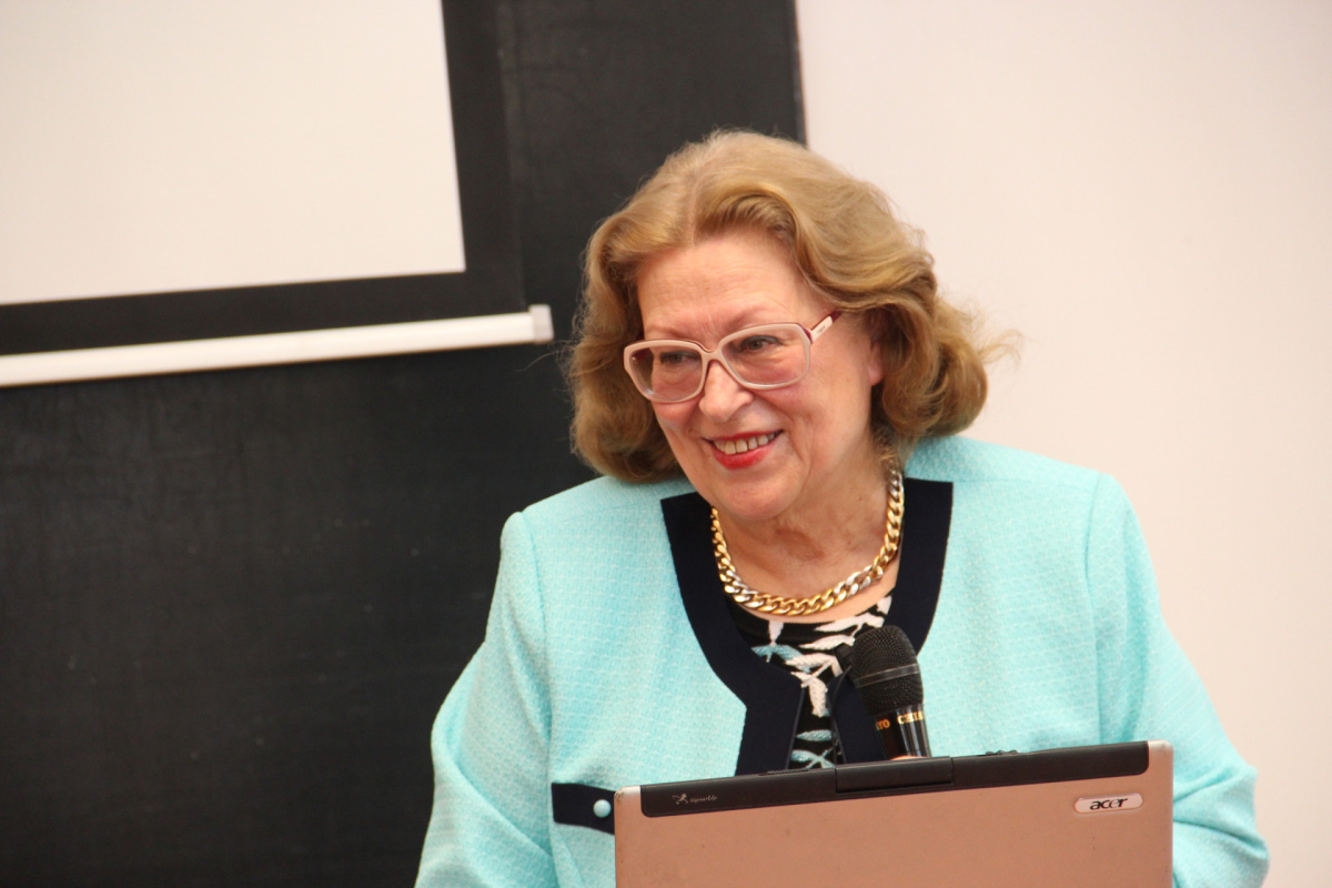 anya-nagymama-tudos-beszelgetes-klaudy-kinga-professzorral